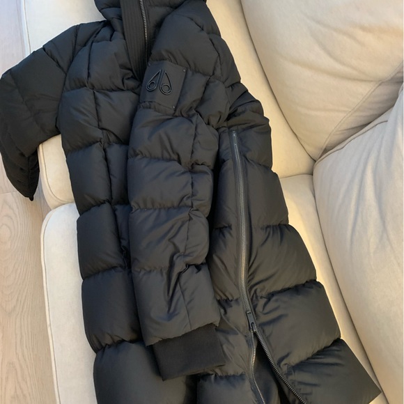 MOOSEKNUCKLES WINTER COAT SIZE M/L - Picture 3 of 7